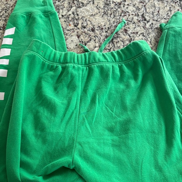 PINK Victoria’s Secret Green Pants - Picture 7 of 9